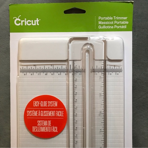 Cricut Portable Trimmer NEW - Picture 3 of 8